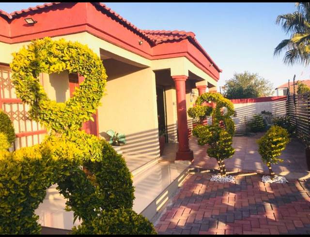 3 BEDROOM HOUSE FOR SALE IN RETHABILE GARDENS
